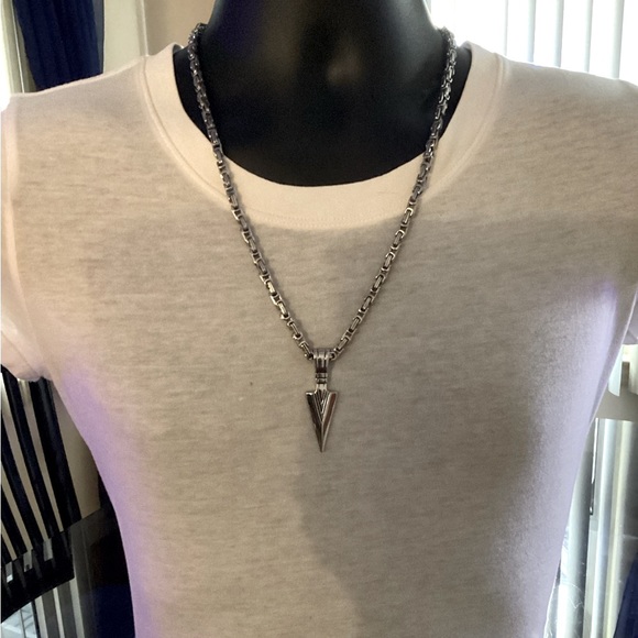 Menās Stainless Steel Arrowhead Necklaceš¹ - Picture 4 of 4